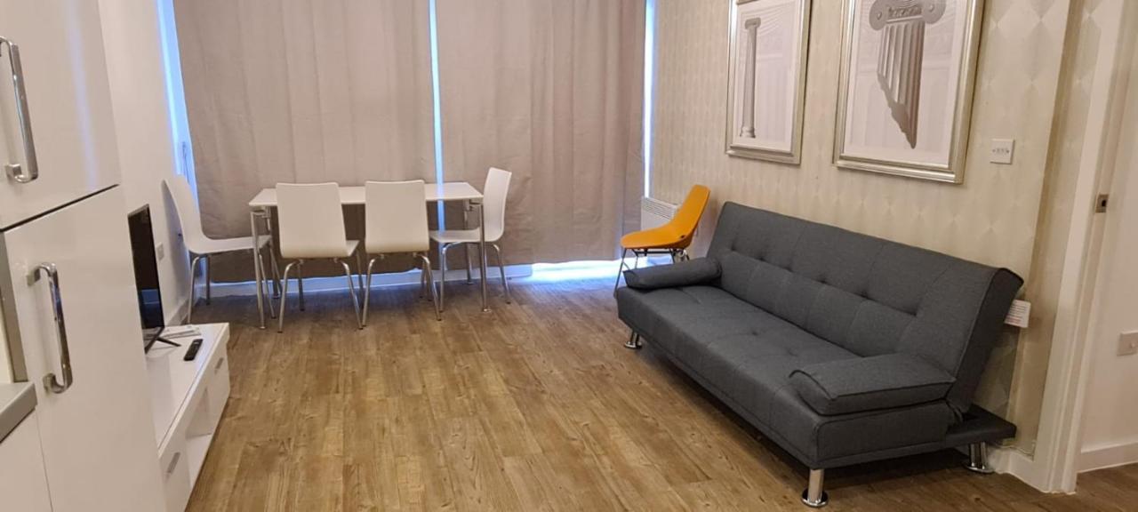 Empress At College - Spacious 2 Bedroom Apartment Southampton Exterior foto