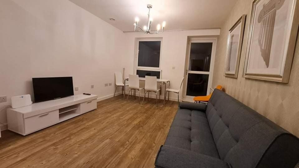 Empress At College - Spacious 2 Bedroom Apartment Southampton Exterior foto